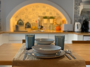 Fridge, microwave, oven, stovetop - Modern and romantic house with large garden to relax (Ponta Delgada)
