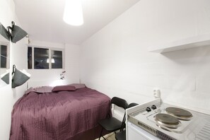 1 bedroom, WiFi, bed sheets - Private room at a perfect location downtown in Reykjavík (Reykjavík)