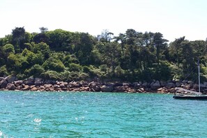 På stranden og strandhåndklær