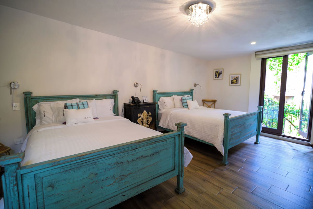 Elite Double Room (Prato) | Sengetøy av topp kvalitet, senger med overmadrass og safe på rommet