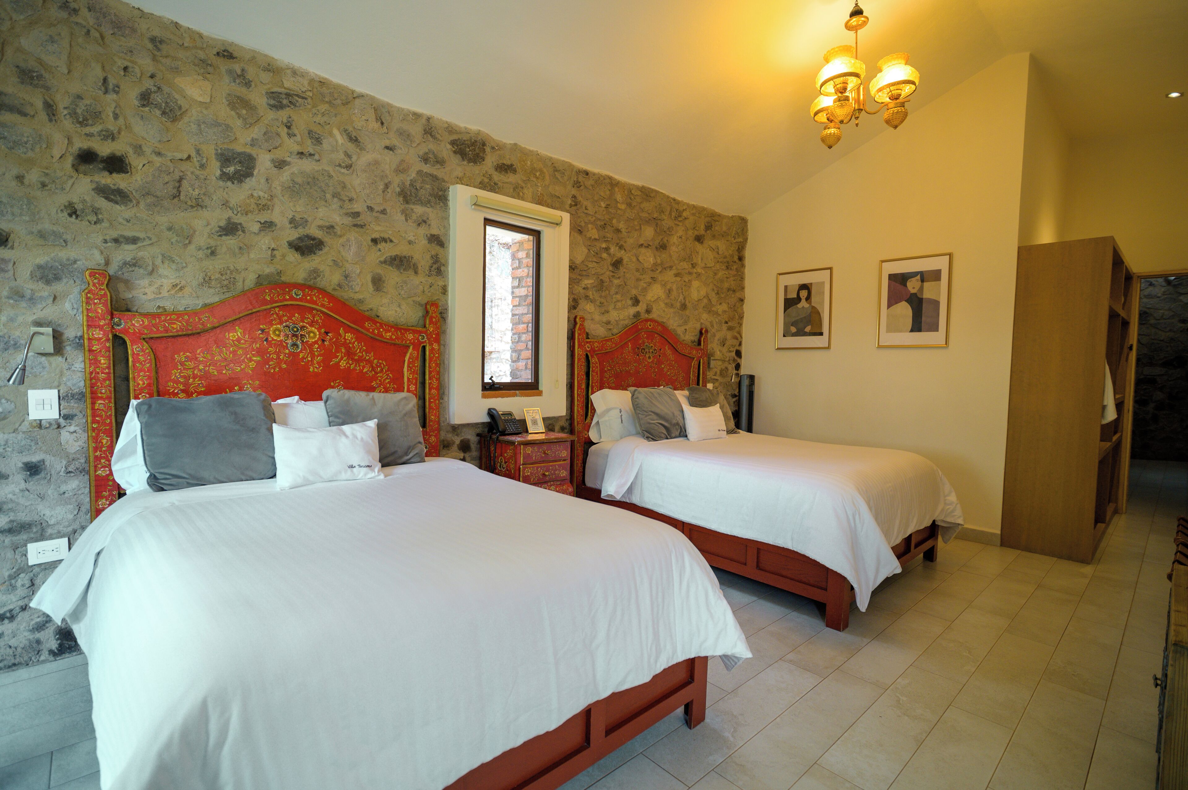 Elite-Suite (Florencia) | Hochwertige Bettwaren, Pillowtop-Betten, Zimmersafe