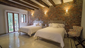 Elite Suite (Camaldoni) | 1 bedroom, premium bedding, pillow-top beds, in-room safe
