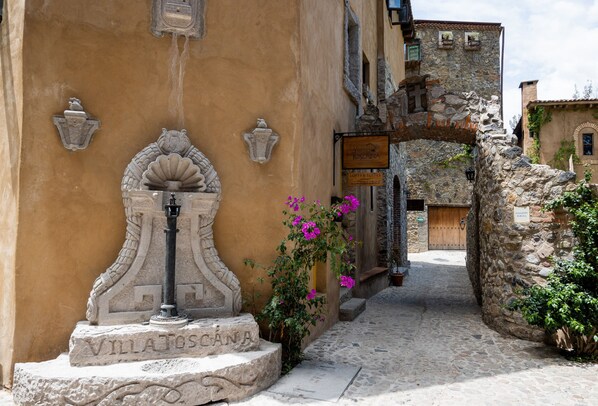 Front of property - Villa Toscana ValQuirico Lofts & Suites Hotel Boutique (Santeagueda)