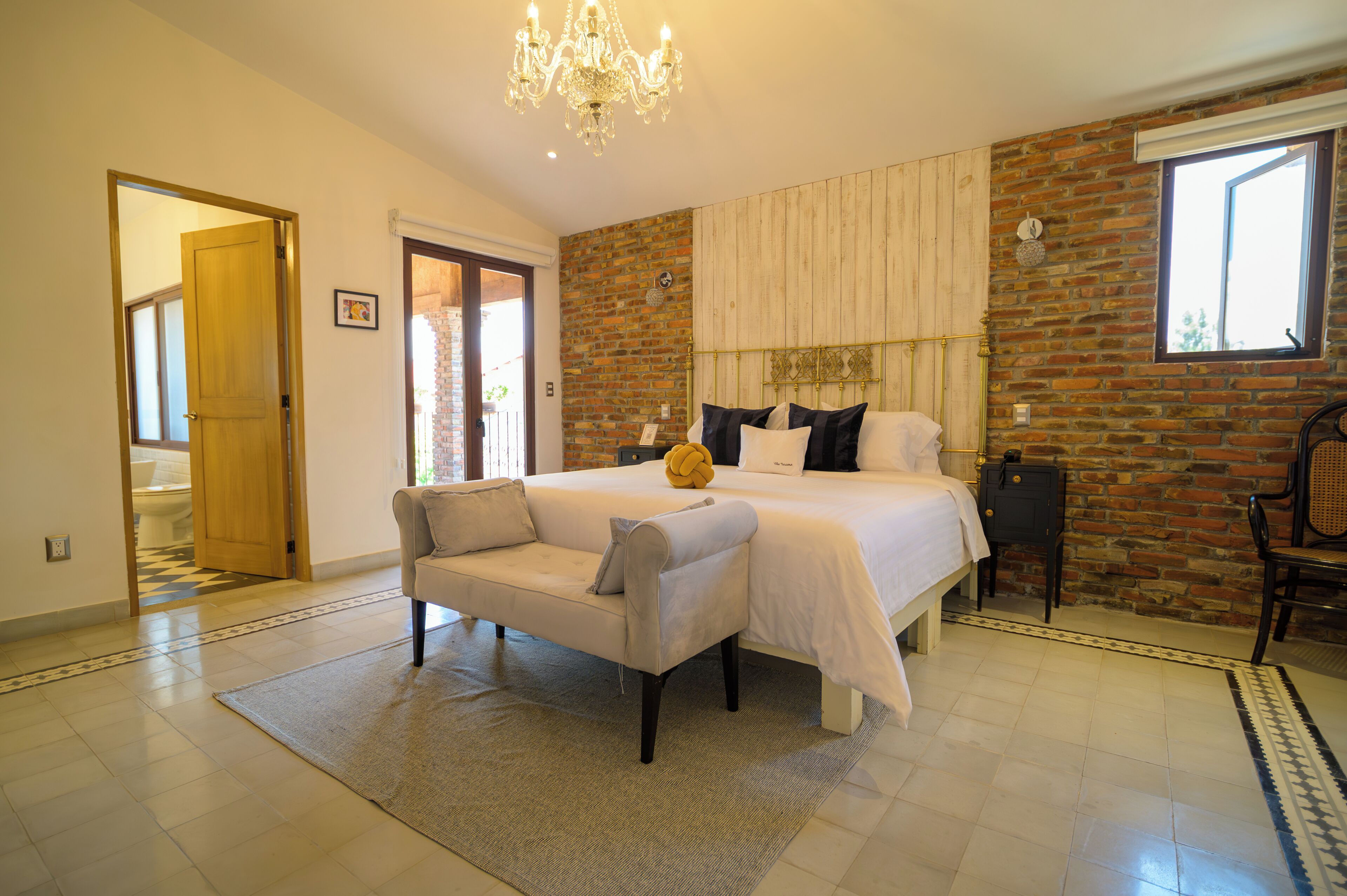 Elite Suite (Montalcino) | Hochwertige Bettwaren, Pillowtop-Betten, Zimmersafe