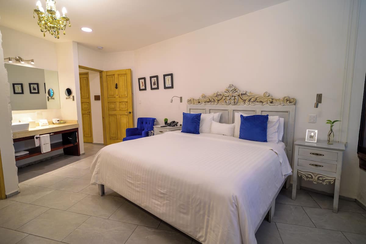 Deluxe Suite Elite (Monteriggioni) | Sengetøy av topp kvalitet, senger med overmadrass og safe på rommet