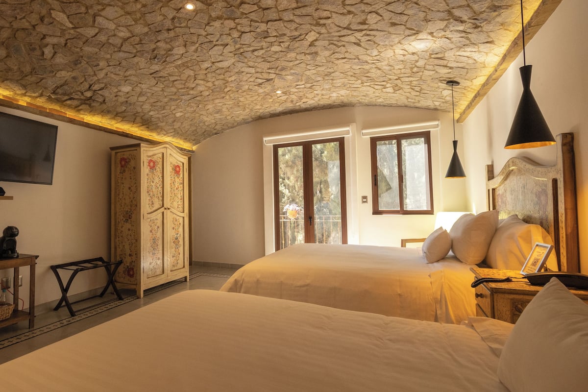 Elite Double Room (Lari)