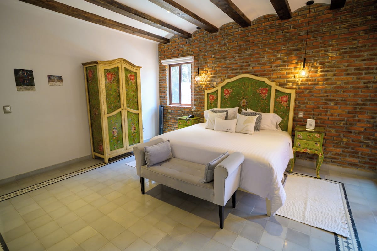 Deluxe Suite (Umbria) | 1 bedroom, premium bedding, pillowtop beds, in-room safe
