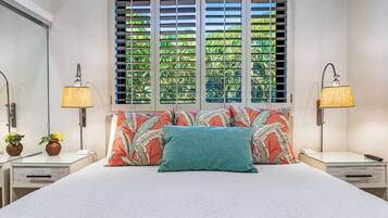 3 bedrooms, desk, iron/ironing board, travel crib