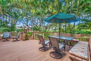 屋外ダイニングエリア