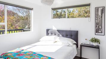 1 slaapkamer, een strijkplank/strijkijzer, gratis wifi, beddengoed