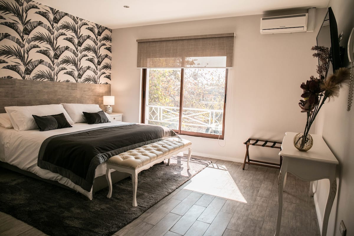 In-room safe, blackout curtains, free WiFi, bed sheets