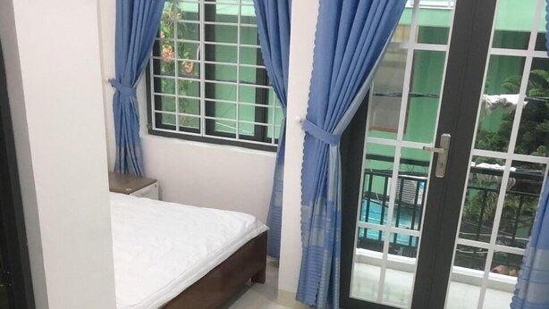 4 bedrooms, desk, iron/ironing board (on request), WiFi (free)
