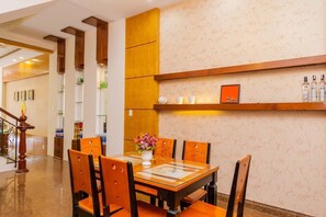 Villa, 4 Bedrooms | In-room dining - Homestay Xo Viet Nghe Tinh (Ho Chi Minh City)