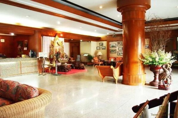 Lobby - Tapae Place Hotel (Chiang Mai)