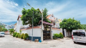 Unclassified image, 3 of 12, button - Adi Villa 8B (Ho Chi Minh City)
