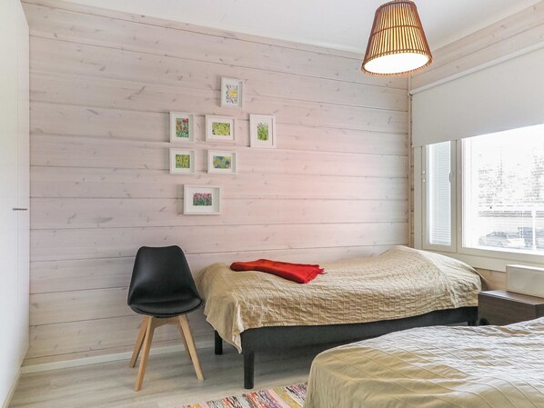 2 habitaciones, tabla de planchar con plancha y internet 