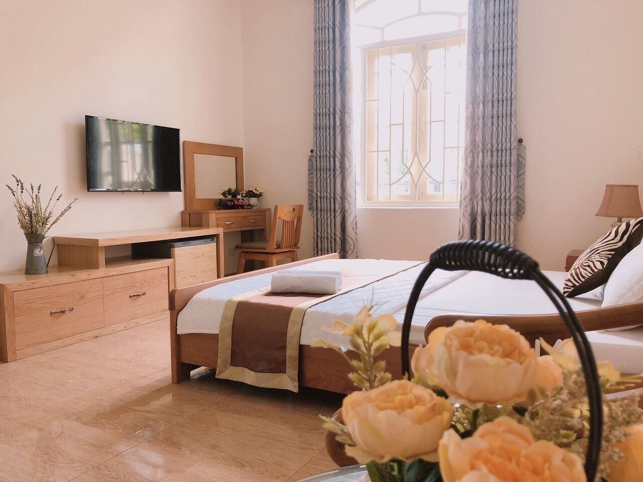 4 bedrooms, desk, iron/ironing board, free WiFi