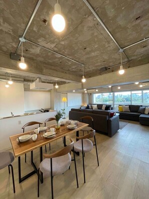 Interior - 30 sec to PeacePark! Huge comfort Apt Up to 10ppl (Hiroshima City)