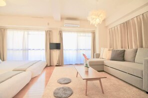 TV, offices - Spacious & Relaxing just 4 blocks to Peace Park (Hiroshima City)
