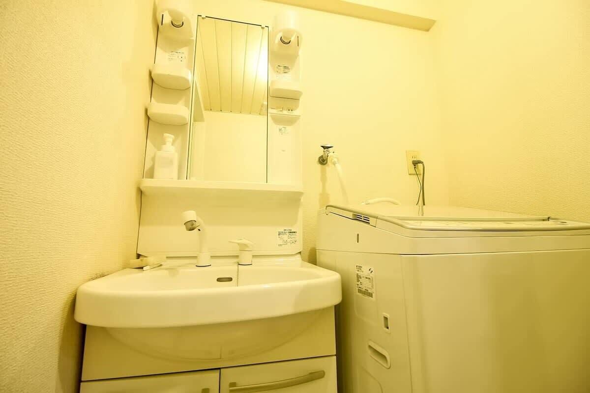 Dusch, hårtork och handdukar