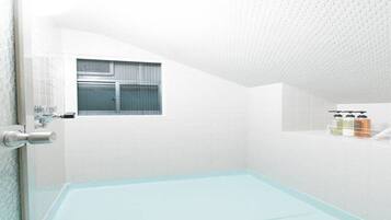 Bruser, hårtørrer, håndklæder