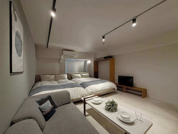 Iron/ironing board, WiFi, bed sheets