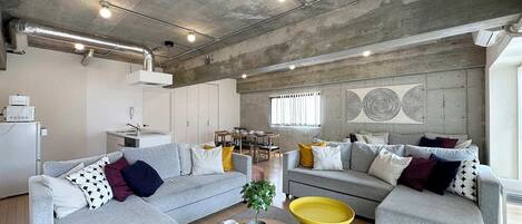 テレビ、書斎 / ワークスペース