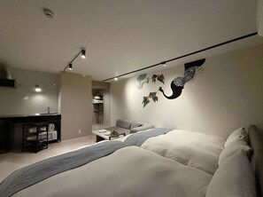 Iron/ironing board, WiFi, bed sheets