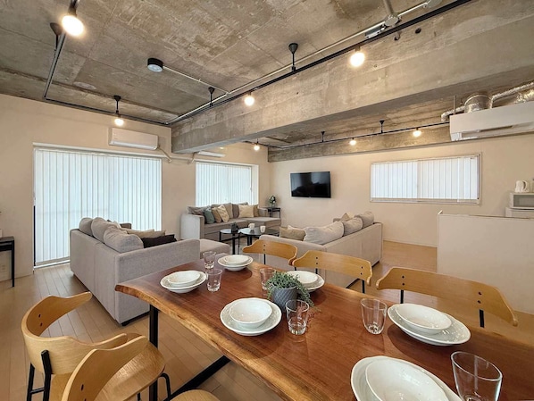 TV, offices - Relax, Explore, and Stay Central in Hiroshima (Hiroshima City)