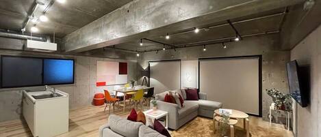 TV, studio