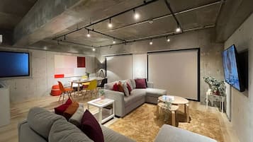 TV, offices