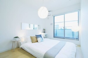 2 bedrooms, iron/ironing board, WiFi, bed sheets - Apt 2mins to Baseball 5mins to Hiroshima Sta (Hiroshima City)
