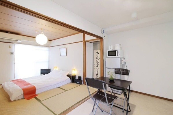 1 bedroom, iron/ironing board, WiFi