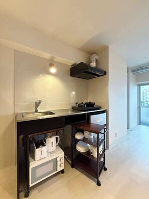 Fridge, microwave, stovetop, cookware/dishes/utensils - ORIGAMINN 501 by b hotel -  5 mins PeacePark (Hiroshima City)