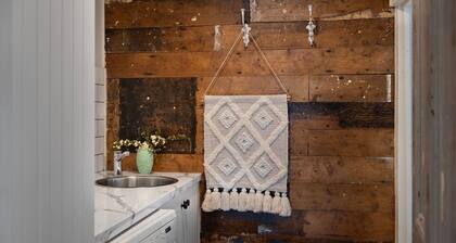 Table Hill Cottage is your quintessential Daylesford miner’s cottage