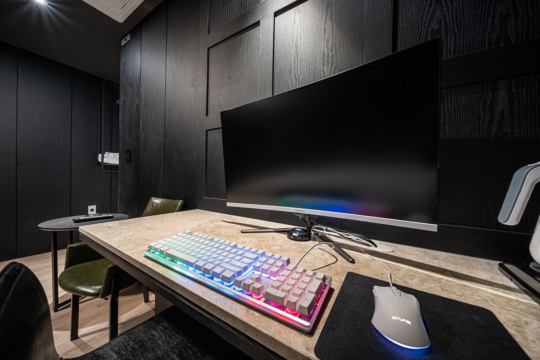 standard double room | tech