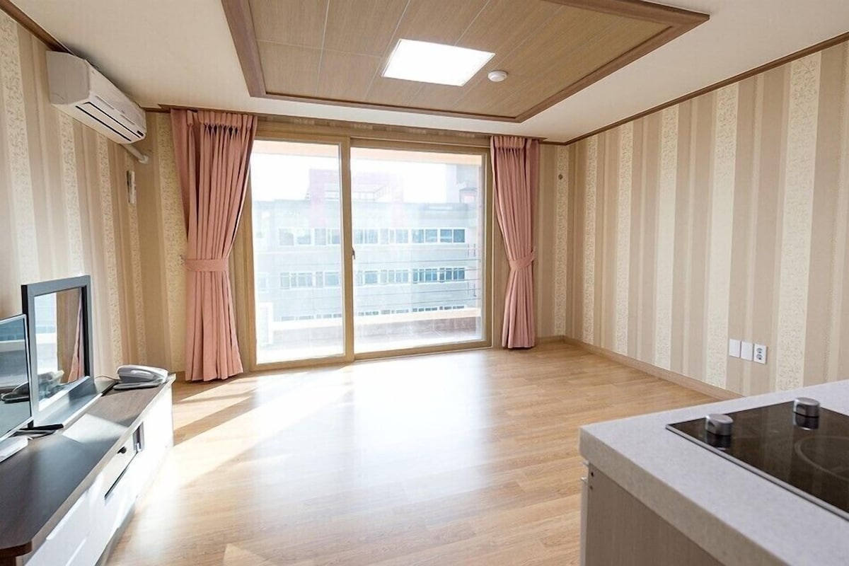 Room (8 PY) | WiFi (free), bed sheets