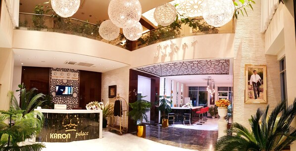 2 bars/lounges - Karon Palace (Kalaikhum)