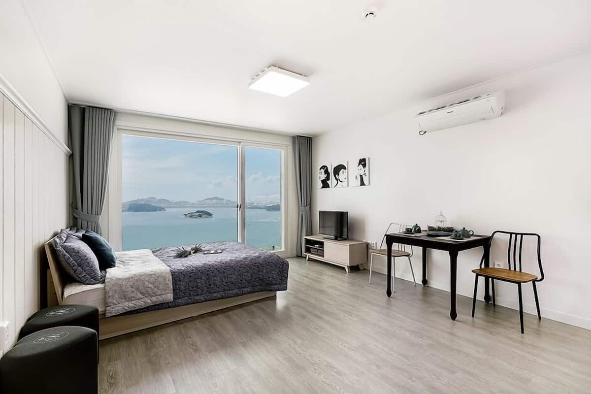Daisy | 1 Schlafzimmer, schallisolierte Zimmer, kostenloses WLAN