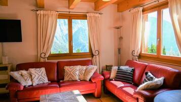 Télévision, cheminée