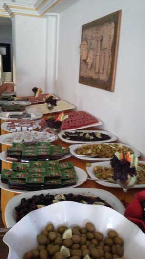 Daily continental breakfast for a fee