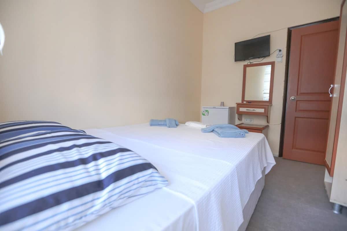 Classic Single Room