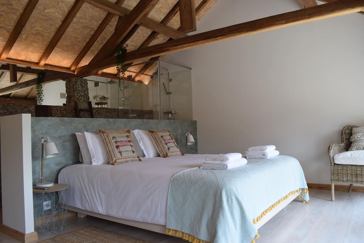Villa, 1 Bedroom (Rosinha's) | Blackout drapes, iron/ironing board, cribs (free), WiFi (free)
