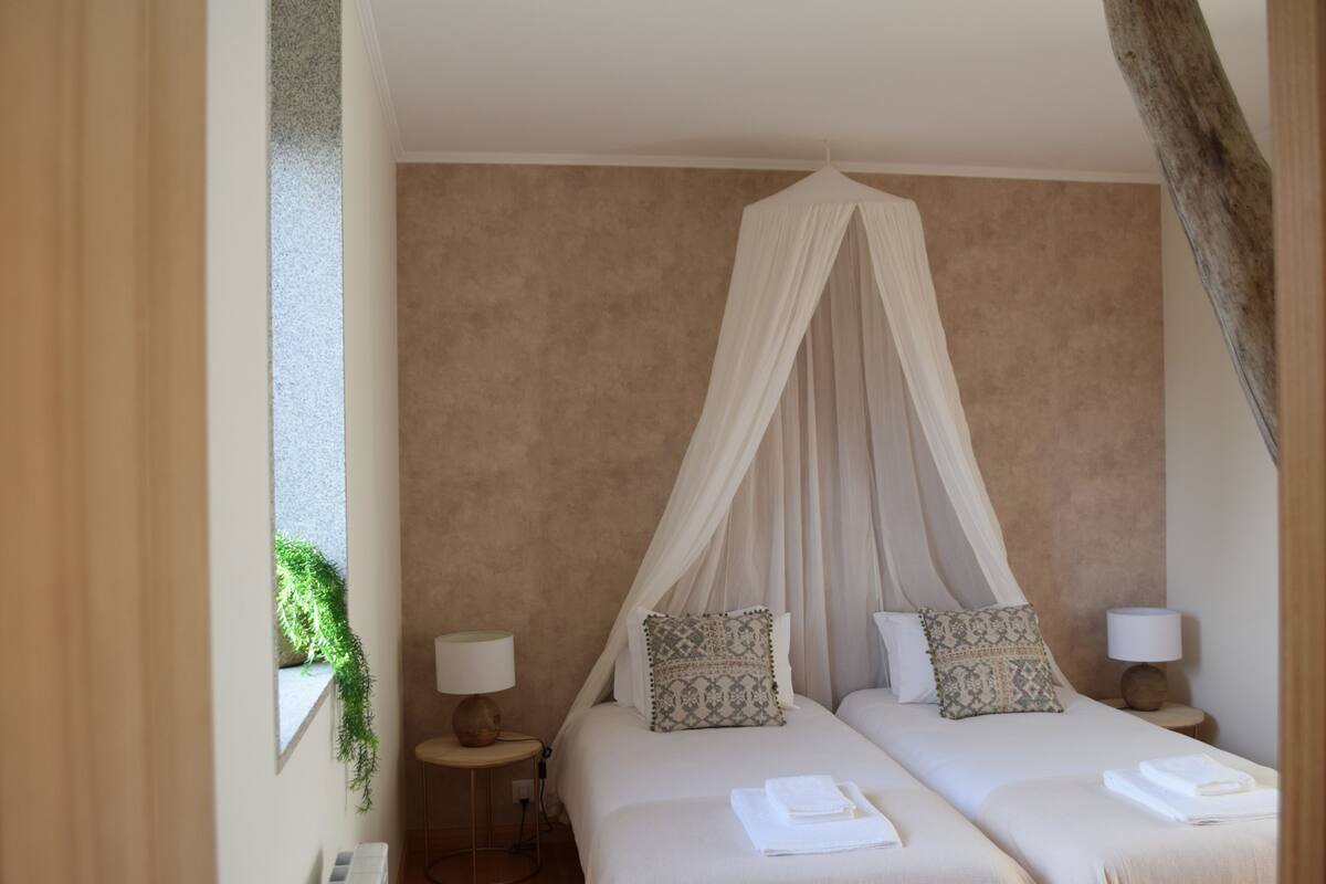 Villa, 3 Bedrooms (Olivinha's) | Blackout drapes, iron/ironing board, cribs (free), WiFi (free)