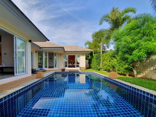 Lipa Talay Hok - Private Pool Villa Near The Beach