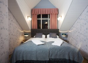 Free cots/infant beds, free WiFi, bed sheets - Gerður Apartments (Reykjavik)