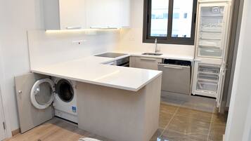 Superior-Apartment, 2 Schlafzimmer | Eigene Küche | Großer Kühlschrank, Ofen, Herdplatte, Geschirrspüler