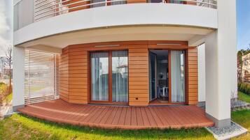 Apartment (6A) | Balkon