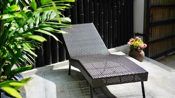 2 outdoor pools