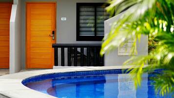 2 piscinas al aire libre